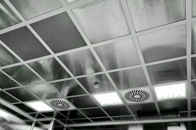 Luminaires for clean rooms: perfect lighting for the highest requirements