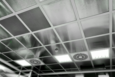 Luminaires for clean rooms: perfect lighting for the highest requirements