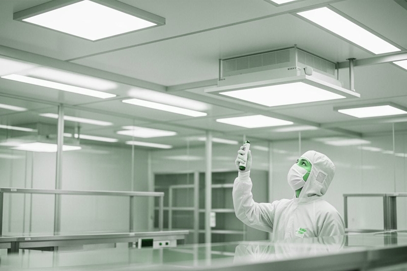 Creating luminaires for cleanrooms