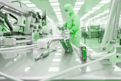 Cleaning Floors and Walls in a Cleanroom Environment