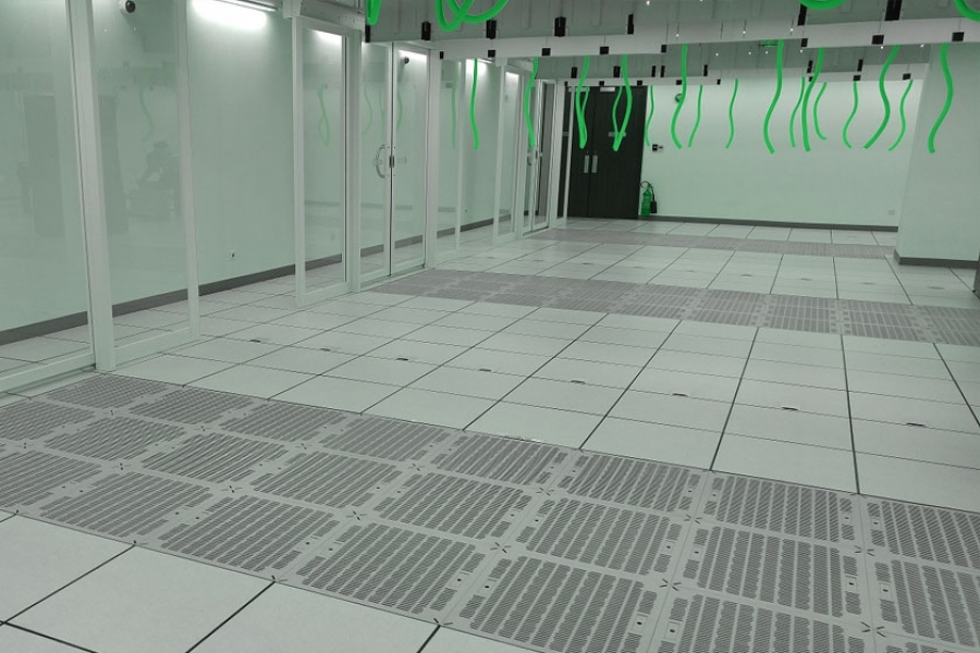 Cleaning a Raised Floor Cleaning a Raised Floor