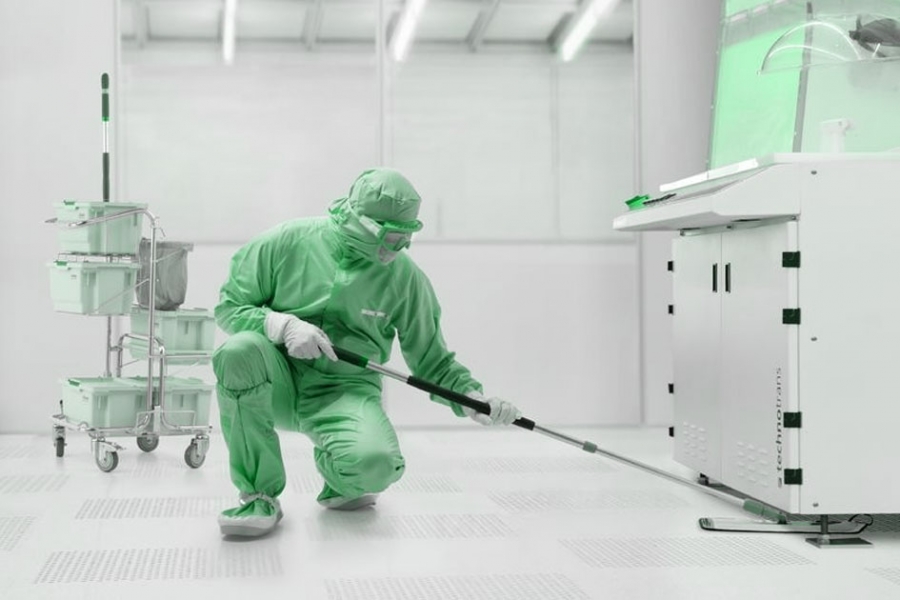 Cleanroom Cleaning and Disinfection Cleanroom Cleaning and Disinfection