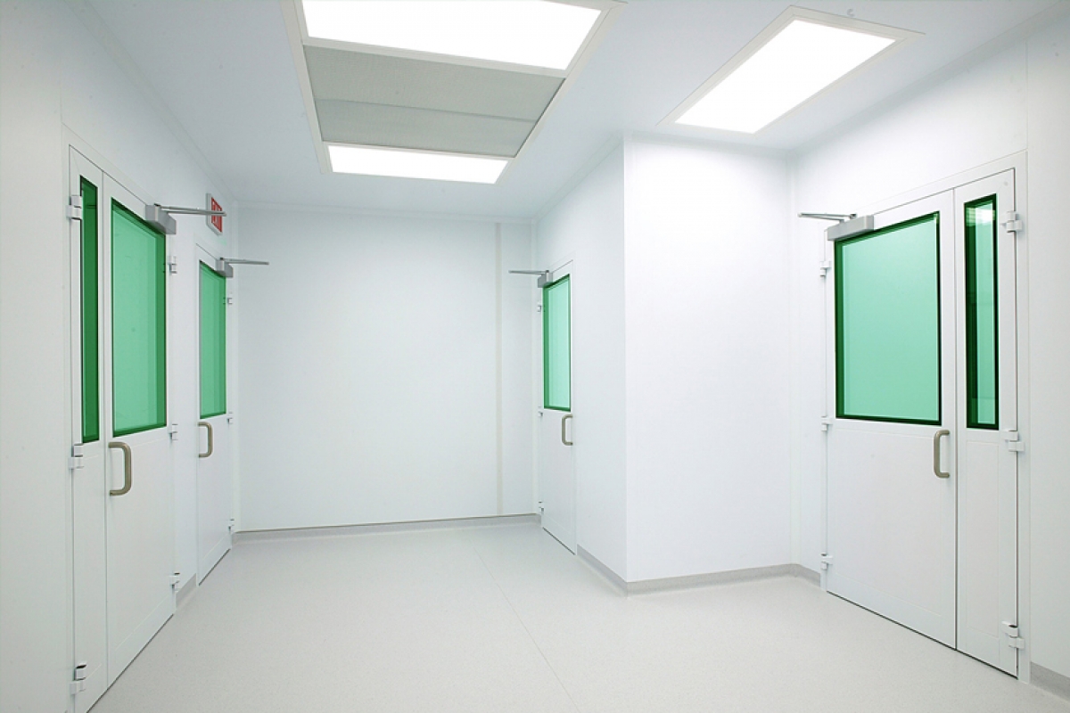 Considering cleanroom doors Considering cleanroom doors