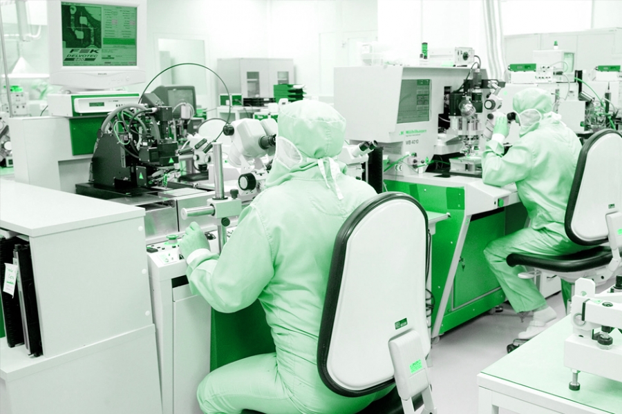 Employees Contaminate Clean Environment Employees Contaminate Clean Environment